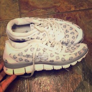 Nike cheetah print shoes